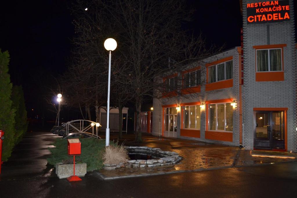 Motel Citadela 023 Zrenjanin Exteriör bild