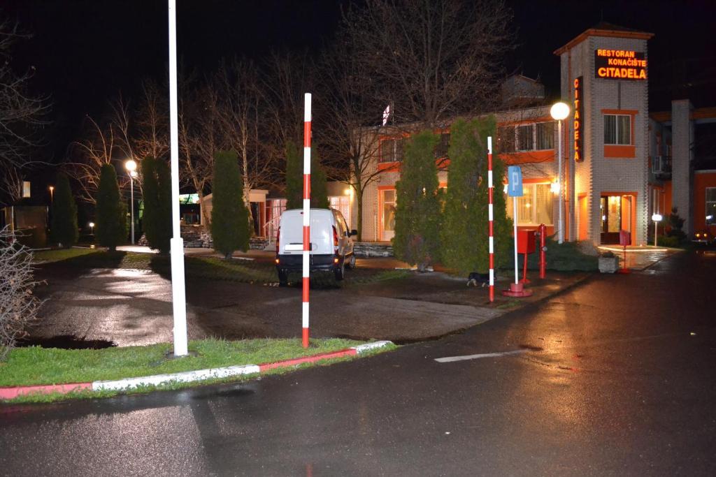 Motel Citadela 023 Zrenjanin Exteriör bild